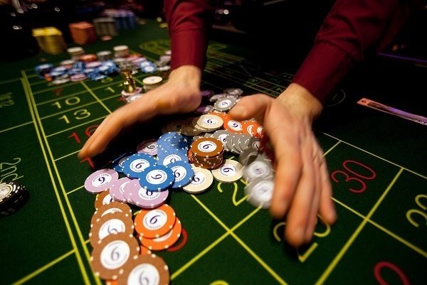 Come vincere al poker online